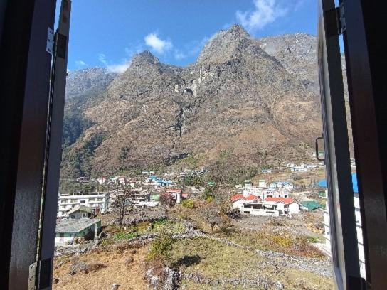 Tseten'S Inn Lachung Exteriér fotografie